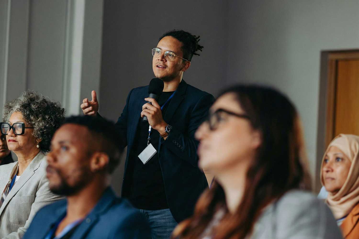 İngilizce C1 dinleme becerileri – akademik ve hızlı konuşmaları anlama